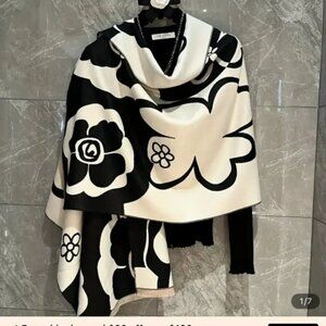 NEW! ELEGANT Camellia FLOWER WRAP SHAWL SCARF